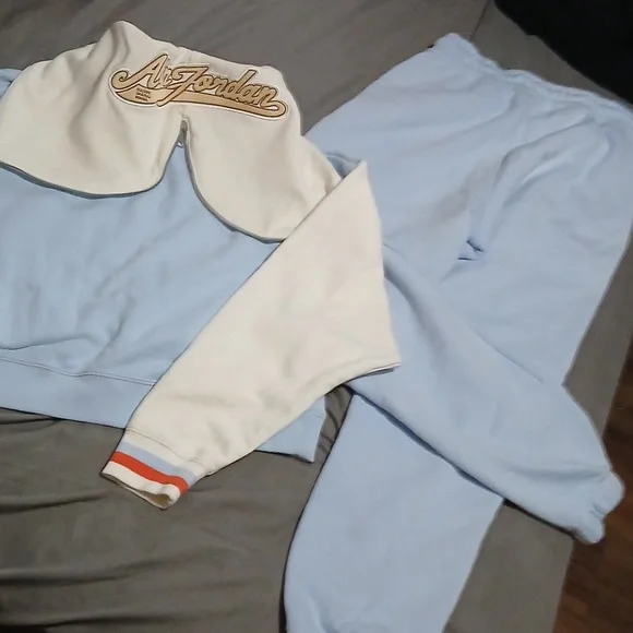 Air Jordan (Madison Chateau Rouge)Light Blue‎ and White Tracksuit. Sz.Sm - Picture 3 of 12